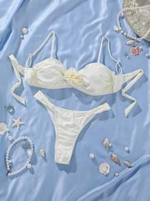 SHEIN X Lily May Mac Conjunto de bikini con adorno de flores y tirantes para el verano y la playa