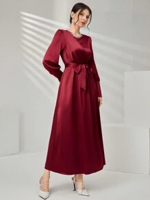 Modelyn Vestido color rojo burdeos sólido con frente cruzado y cinturón anudable - Burdeos - Ver 5