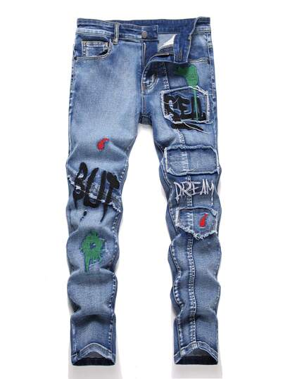 Jeans con dobladillo deshilachado y bordado de letra para niño preadolescente