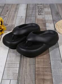 Women's Fashionable And Comfortable White Plastic One-Piece Molding Thick-Soled Beach Flip-Flops - Black - View 5