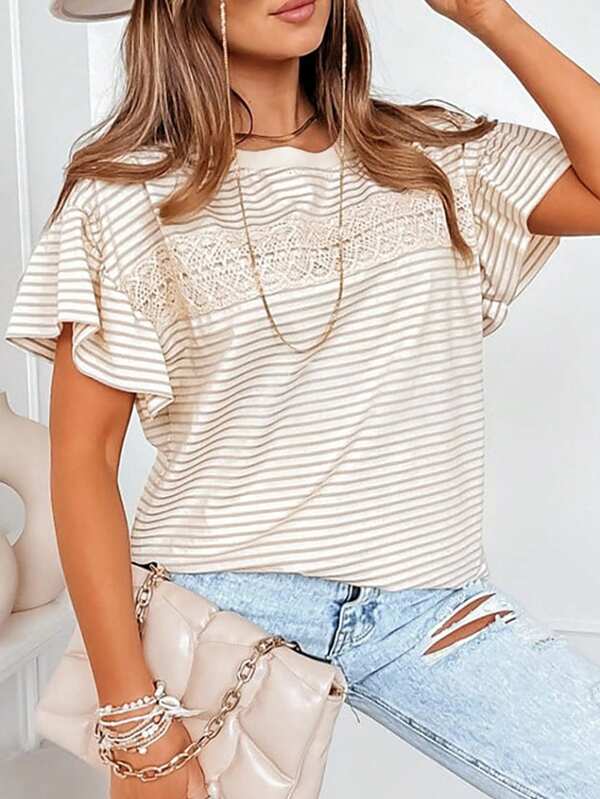 Damen Lässig gestreiftes Spitzen-Patchwork Rüschen-Ärmel Straßen-Stil T-Shirt, Sommer
