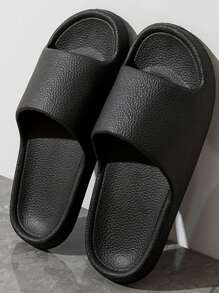 صندل رجالي Durableغير ملحق – صندل رياضي بنعل مائل مضاد للانزلاق بوتيرة مثالية. يلائم العديد من الأساليب. سهل ومريح