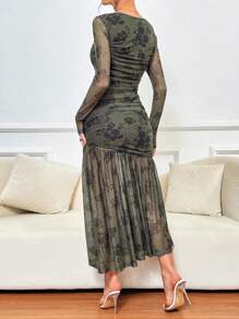 SHEIN Privé 女款荷葉邊褶裥花卉連衣裙,蕾絲邊裝飾 - 黑色 - 查看 2