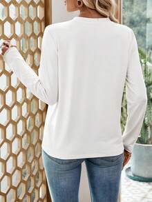 SHEIN EZwear 女士長袖印花t恤,印有標語和羽毛設計 - 白色 - 查看 2