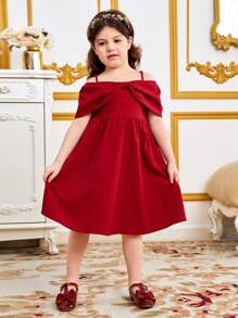 SHEIN Rochie cu lungime midi, cu umăr dezactivat, cu decor cu fundul cami, o fetiță tânără