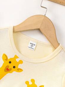 SHEIN 少女用長頸鹿印花短袖t恤 - 杏色 - 查看 4