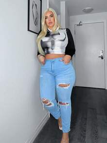 SHEIN SXY Plus Size Long Sleeve Cropped T-Shirt - Black and White - View 5