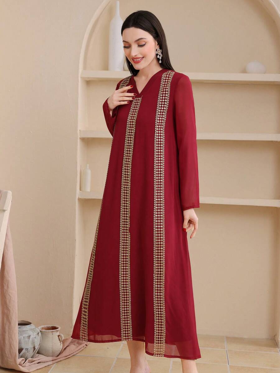 Al Najma 勃艮第红女式撞色刺绣花卉贴花 V 领长袖连衣裙 - 酒紅色 - 查看 1