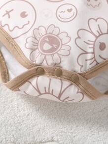 Conjunto de ropa de hogar para bebé niña con impresión de dibujos animados lindos consta de 5 piezas, incluyendo enterizo con pies manga larga, mameluco manga corta, guantes, babero y lazo para el cabello