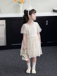 SHEIN Glamorique Kids 幼童女孩泡泡袖蓬蓬荷葉紗公主裙 - 米色 - 查看 4