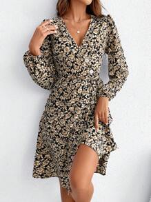 SHEIN Frenchy 花卉印花 V 领裹身迷你连衣裙，配有腰带和侧纽扣装饰 - 黑色 - 查看 4