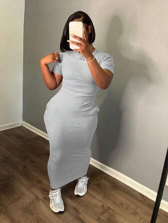 女士时尚圆领条纹贴身亲肤面料中长连衣裙