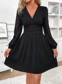 SHEIN Frenchy 女士交叉領口提花燈籠袖連衣裙 - 黑色 - 查看 3