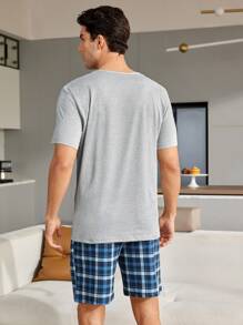 男士月亮印花短袖t卹和格子短褲家居套裝