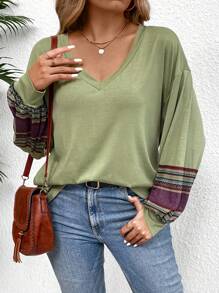 SHEIN LUNE 加大条纹印花落肩 V 领 T 恤图案 T 恤女式上衣 - 綠色 - 查看 3