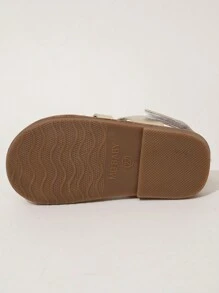 女童扁平鞋帶涼鞋,金色,適用於女孩