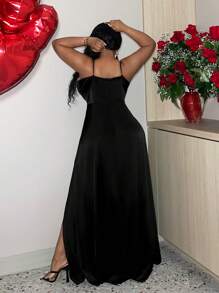 Slaydiva Váy dài xẻ cao Slayr Plus Size thanh lịch gợi cảm bằng vải satin chữ V sâu dành cho nữ - màu đen - Xem 3