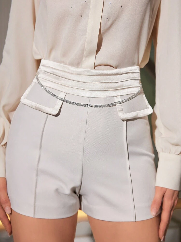 Pleated Wide Waistband Flip Detail Shorts Without Waist Chain