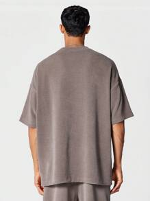 SUMWON 正面刺绣纹理立领 T 恤 - 棕色 - 查看 2