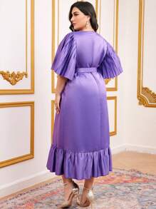 Modelyn 大尺碼花卉刺繡褶襉喇叭袖荷葉邊下擺洋裝