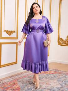 Modelyn 大尺碼花卉刺繡褶襉喇叭袖荷葉邊下擺洋裝