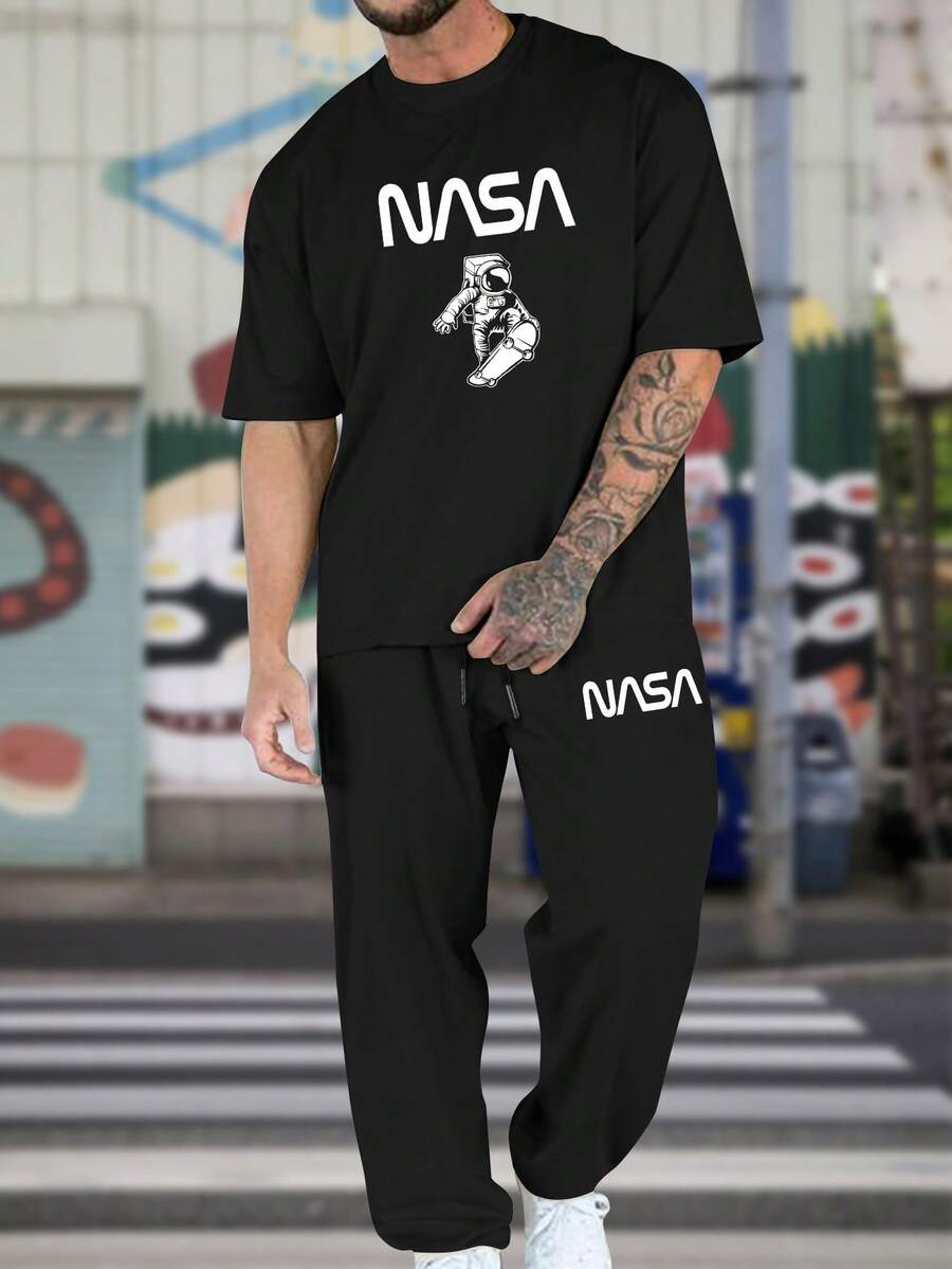 Manfinity Homme Men Plus Astronaut Printed Short Sleeve T-Shirt And Pants Set - Black - View 1