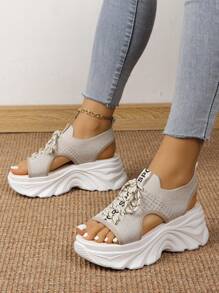 女式英文字母鏤空透氣網布運動涼鞋 - 米色 - 查看 1