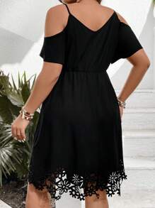 SHEIN Clasi 大尺碼女士露肩連衣裙，燒痕邊設計