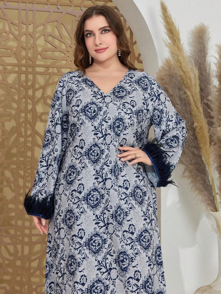 Women's Plus Size Floral Print Dress With Fur And Arab Sleeve Detail