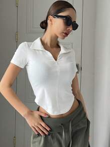 DAZY 女款短袖領短版 T 卹