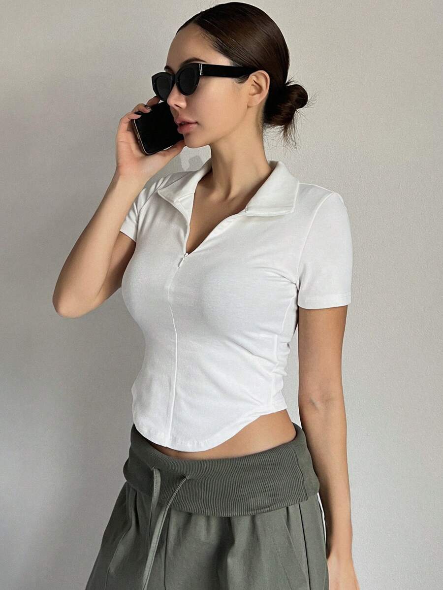 DAZY 女款短袖領短版 T 卹