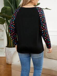 SHEIN LUNE Plus Size Heart Print Raglan Sleeve T-Shirt - Multicolor - View 2
