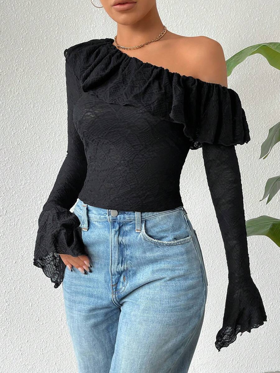 SHEIN Privé 女款不對稱領長袖t恤,邊緣飾有荷葉邊 - 黑色 - 查看 1