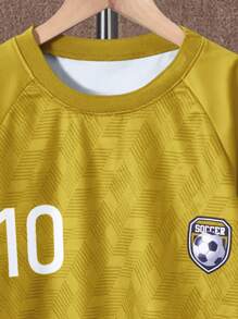 SHEIN Tween 男孩字母印花拼布插肩短袖 T 恤和短褲套裝 - 黃色 - 查看 6