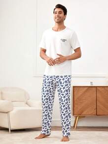 Conjunto De Ropa De Hogar Para Hombres Con Camiseta De Manga Corta Y Pantalones Cortos De Dormir Con Letras Impresas