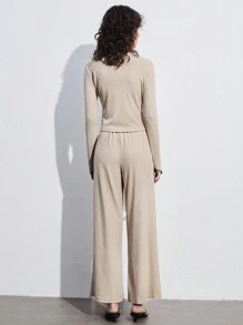 BizChic Bộ áo thun dài tay cổ đứng viền bất đối xứng và quần dài cho nữ - Màu Khaki - Xem 2