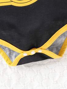 男嬰印花長袖連身衣和帽子 - 黑與白 - 查看 6