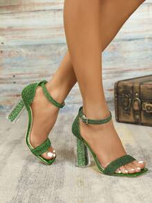 时尚高跟凉鞋，采用绿色闪亮丝绸面料，绑带和金色方形扣设计，金属绿色压花面料，方头，透明水晶鞋跟和方形鞋跟，清新简约风格女鞋 - 綠色 - 查看 1