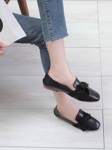 2024 New Spring & Autumn Women's Large Size Flat Shoes, Bow Knot Designed Gentle Lady, French Style Square Toe Shoes, Socialite Slip-On Loafers - Black - View 5
