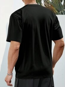 Manfinity EMRG 男款皇冠標語印花 T 卹 大尺碼 - 黑色 - 查看 2