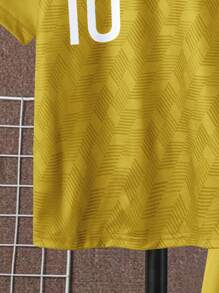 SHEIN Tween 男孩字母印花拼布插肩短袖 T 恤和短褲套裝 - 黃色 - 查看 4