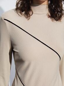 BizChic Bộ áo thun dài tay cổ đứng viền bất đối xứng và quần dài cho nữ - Màu Khaki - Xem 8