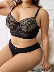 Black Sheer Lace Plus Size Crop Bra Elegant Knitted Fabric Medium Stretch
