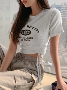 DAZY 女式字母印花褶饰 T 恤、图案 T 恤、短款女式上衣