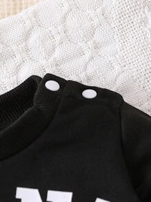 SHEIN 嬰兒男寶寶字母和恐龍印花套裝運動衫和褲子,可愛、舒適,適合運動、街頭、戶外等活動穿著 - 黑色 - 查看 4