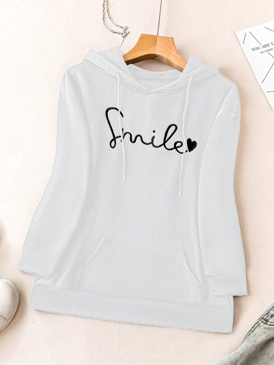 SHEIN LUNE 大码卫衣，带袋鼠口袋，印有字母和爱心图案。 - 白色 - 查看 1