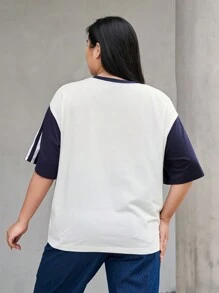 Dazy Plus Women Plus Loose-Fit Summer T-Shirt With Letter Graphic - Multicolor - View 2