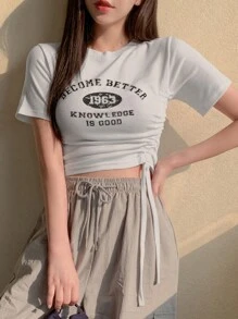 DAZY 女式字母印花褶饰 T 恤、图案 T 恤、短款女式上衣