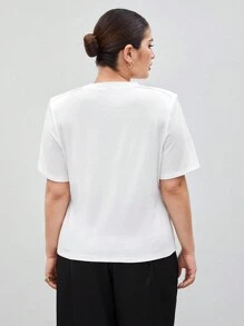 SHEIN Maija Camiseta de manga corta de color blanco sólido con hombreras para mujer de talla grande - Blanco - Ver 2
