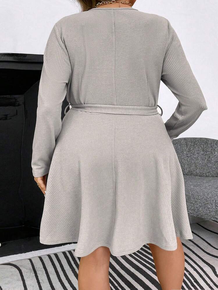 Plus Size Solid Color Ribbed Knit Dress With Front Zipper And Belt